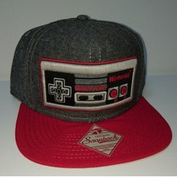 CASQUETTE Manette NES PIXEL
