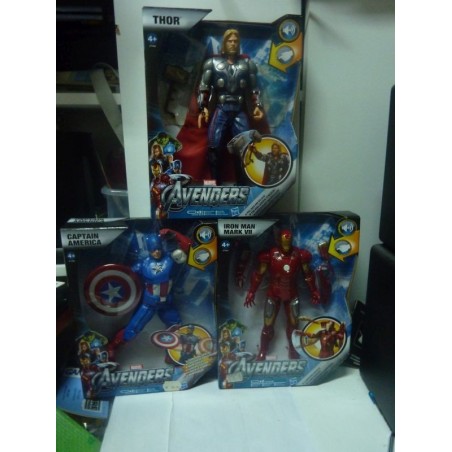 lot-de-trois-figurines-avengerscaptain-americairon-manthor-neuf