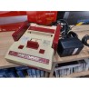 console famicom-modifiee-av-jaunie