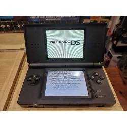 ds-lite-noire-complete-avec-chargeur-