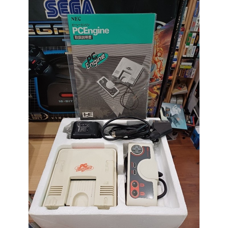 PCENGINE BLANCHE en boite + AV BOOSTER
