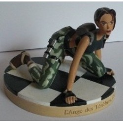 FIGURINE LARA CROFT l'ange des ténèbres, galerie du louvre