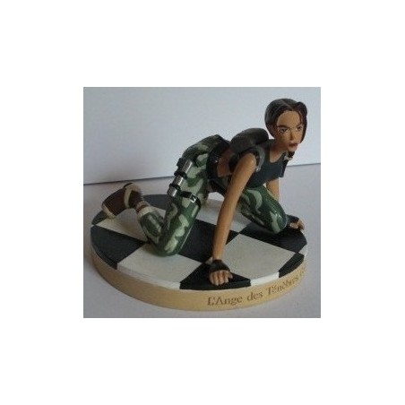 FIGURINE LARA CROFT l'ange des ténèbres, galerie du louvre